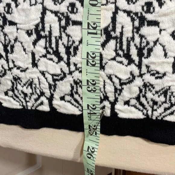 ‼️SALE 3/$35‼️ Nouveaux Button down sweater - Picture 5 of 7